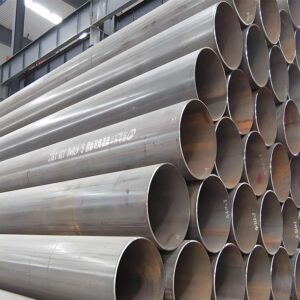 Durable welded steel pipe with large diameter for oil and gas transport